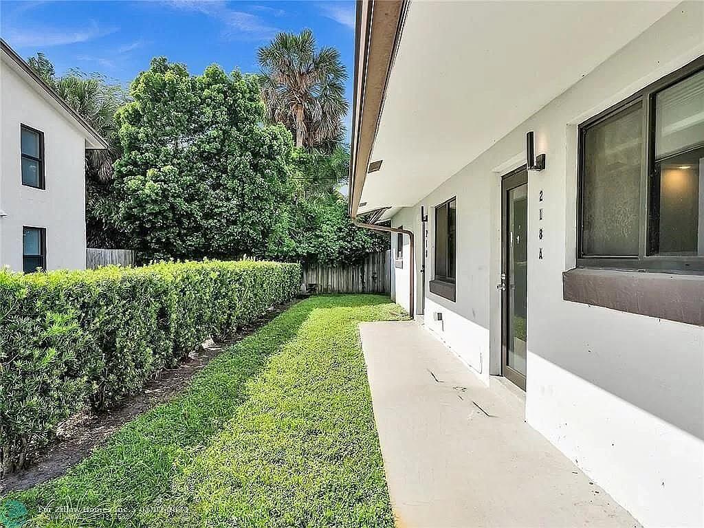 216 NW 25TH Street, Wilton Manors FL 33311 photo 3