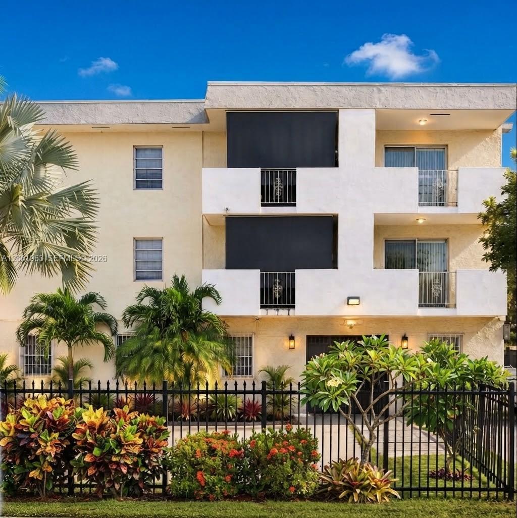 2725 W Okeechobee Rd # 3, Hialeah FL 33010