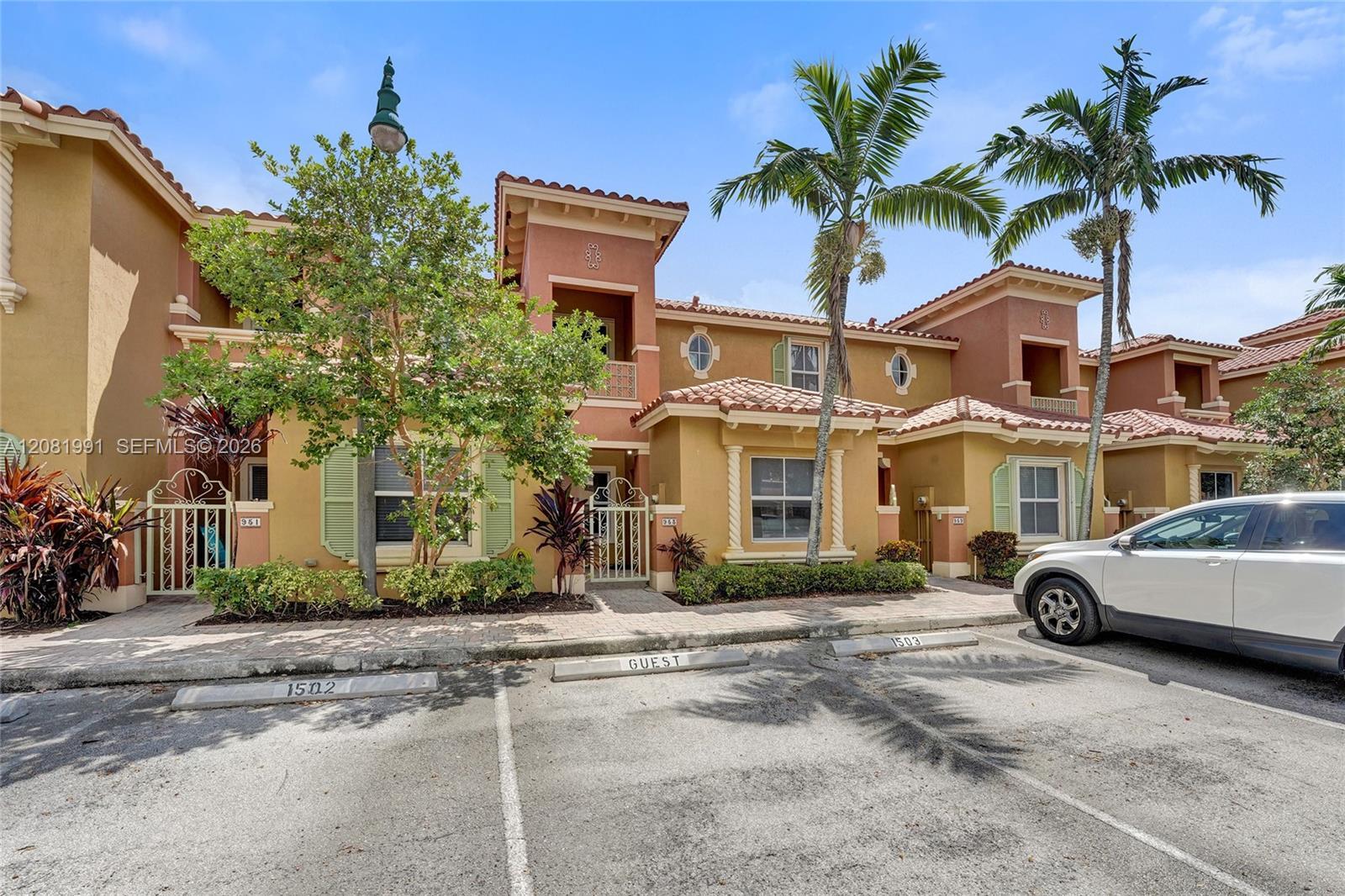 953 SW 143rd Ave, Pembroke Pines FL 33027 photo 2