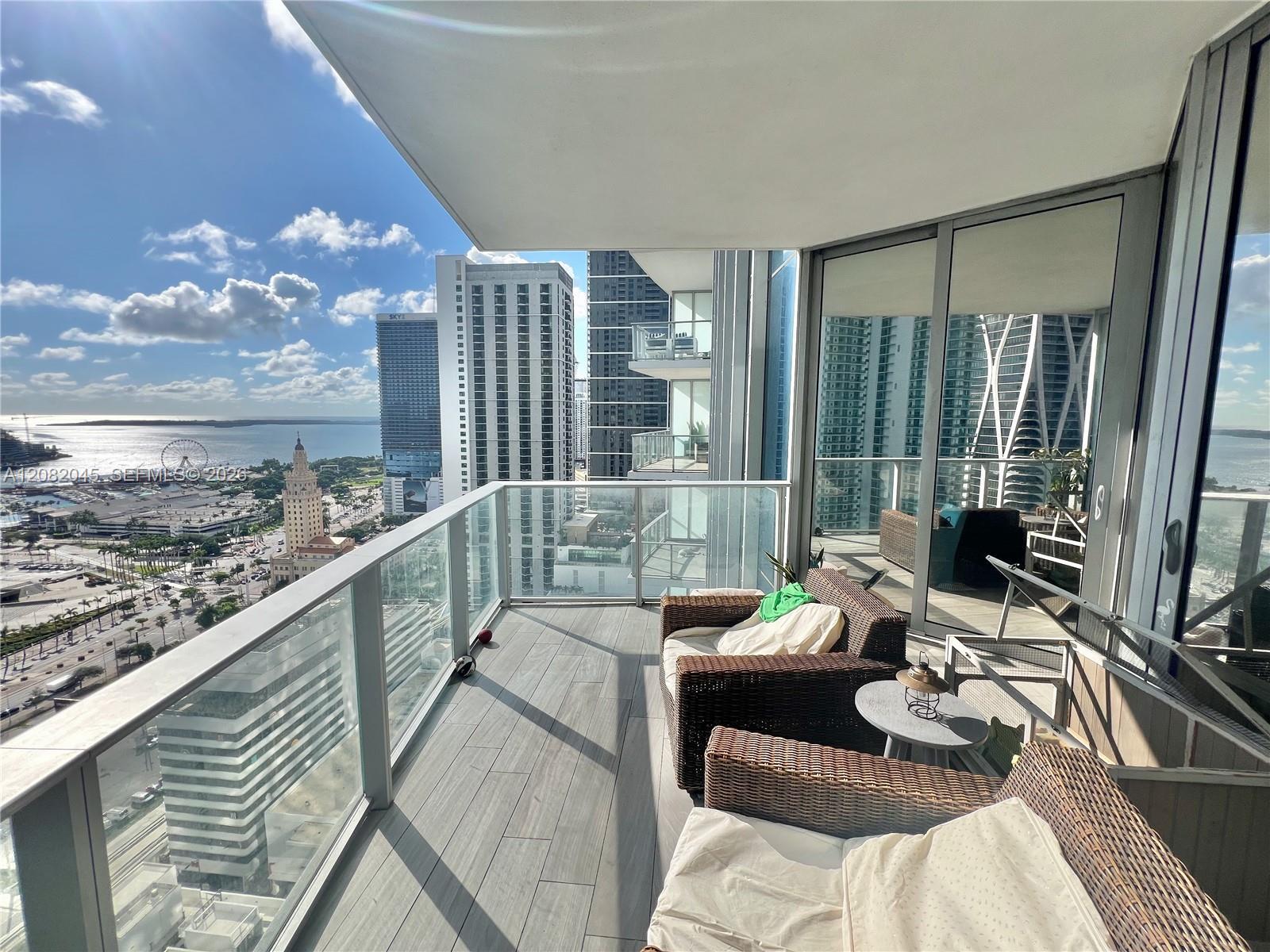 851 NE 1st Ave # 2605, Miami FL 33132 photo 3