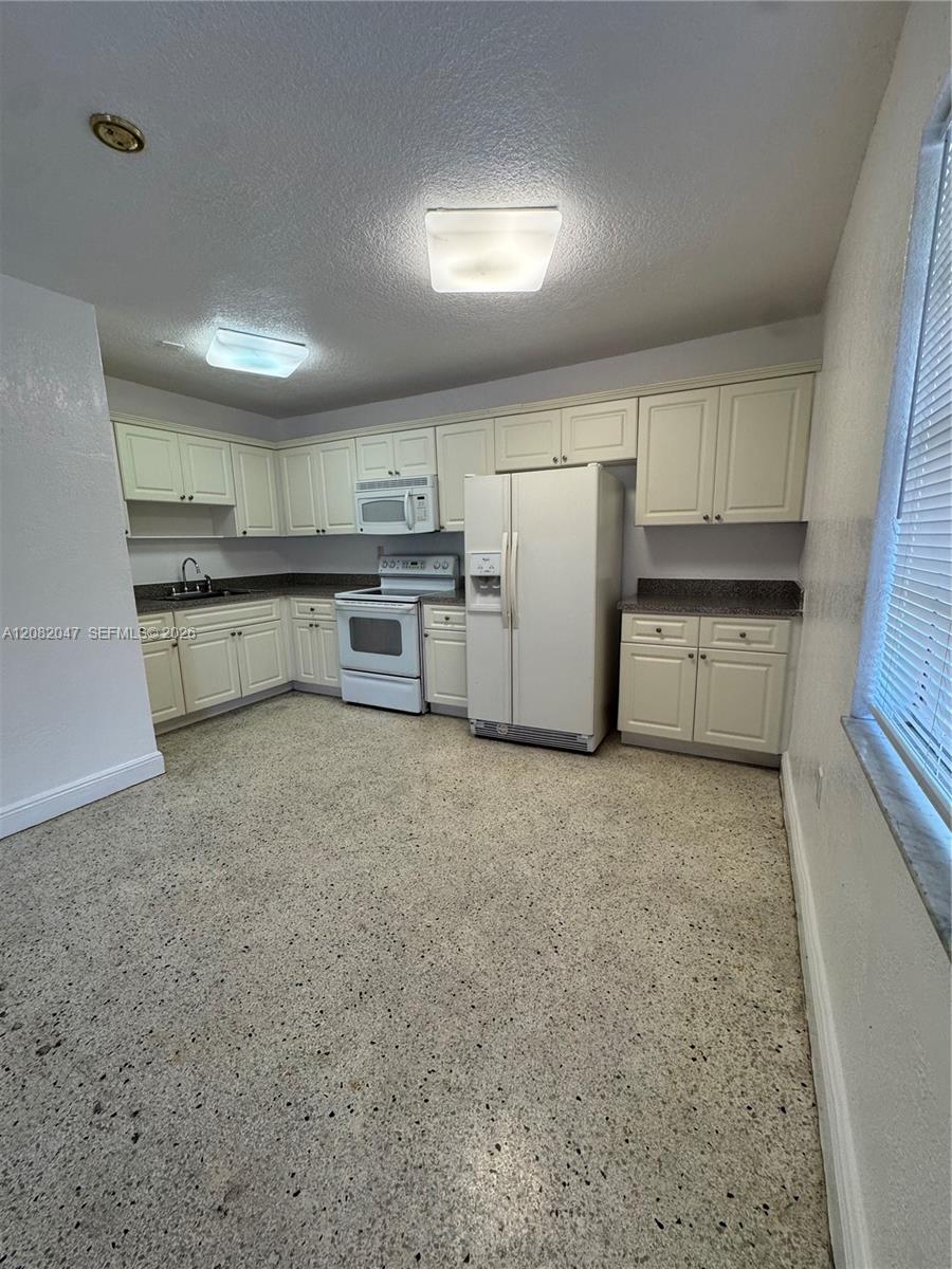 515 SW 3rd St # 3, Miami FL 33130 photo 2