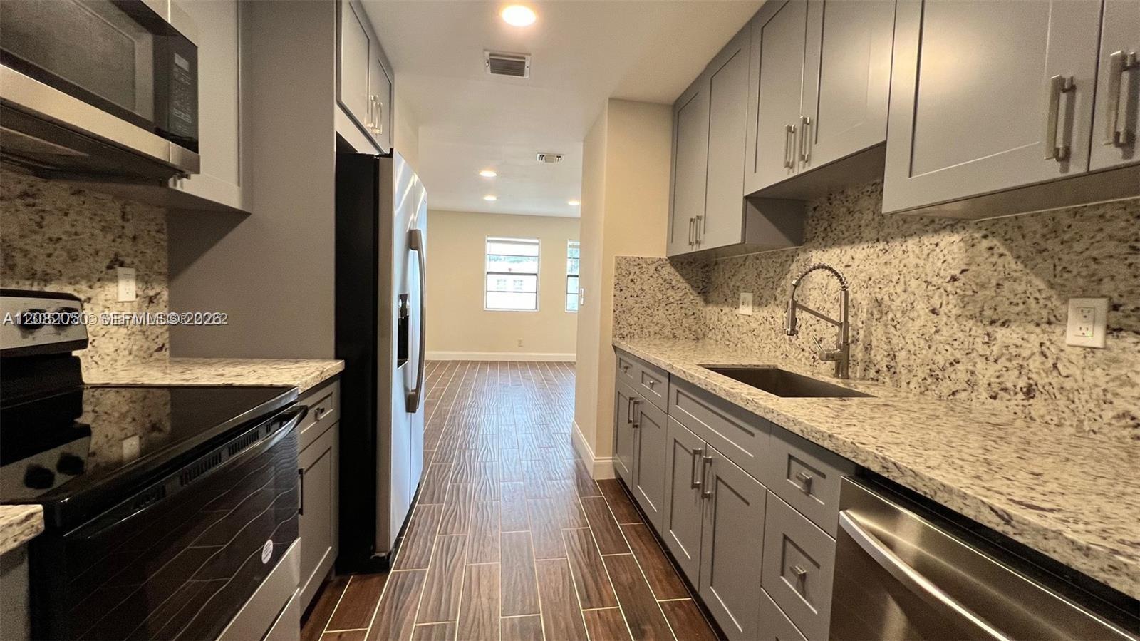 2130 Funston St, Hollywood FL 33020 photo 2