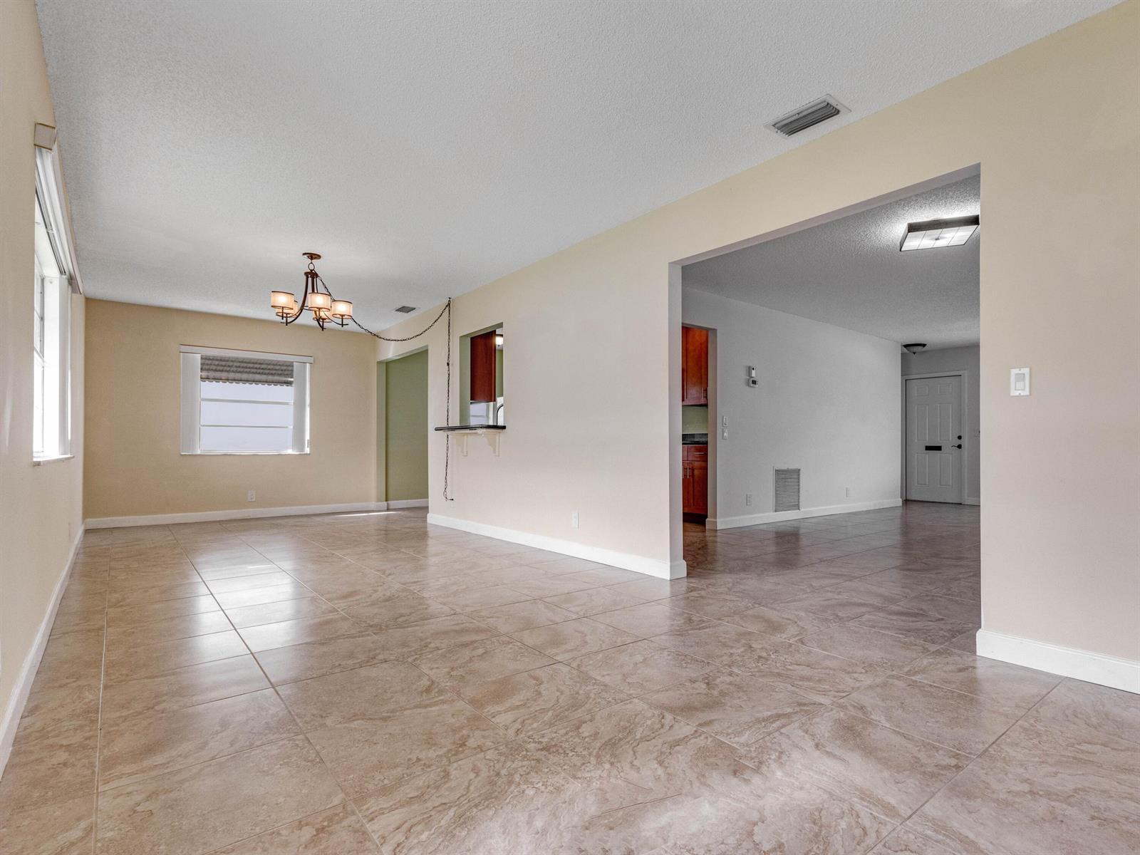 2016 SW Golf Lane SW, Boynton Beach FL 33426 photo 5