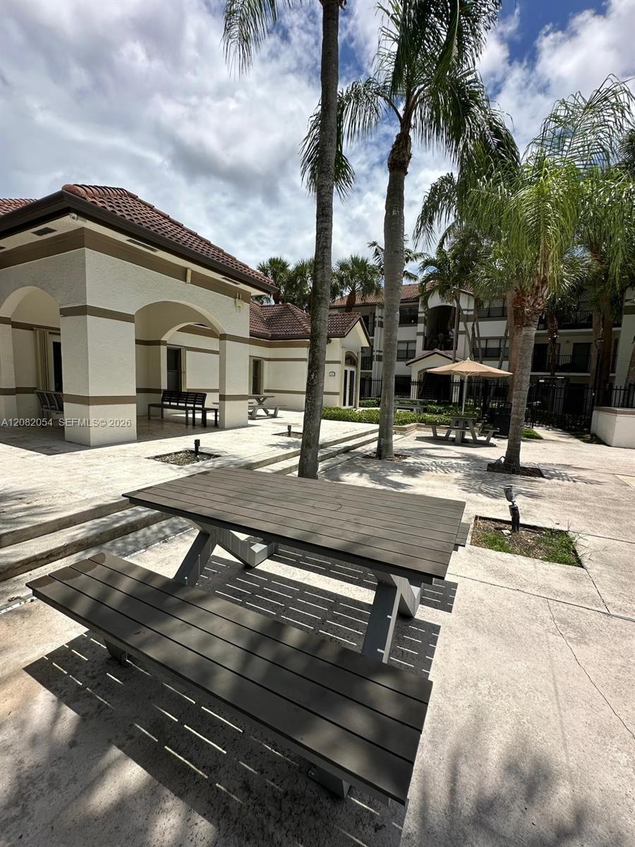 540 S Park Rd # 9, Hollywood FL 33021 photo 2