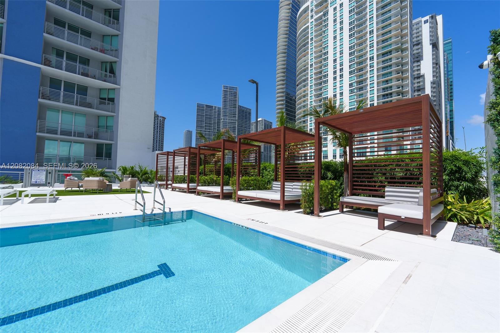 325 S Biscayne Blvd # 415, Miami FL 33131 photo 4