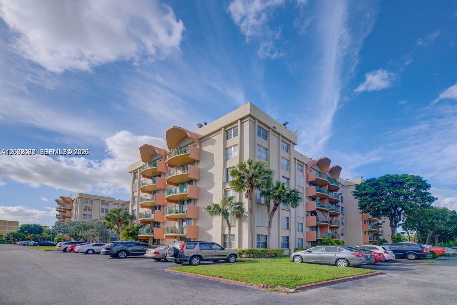 9320 Fontainebleau Blvd # 213, Miami FL 33172