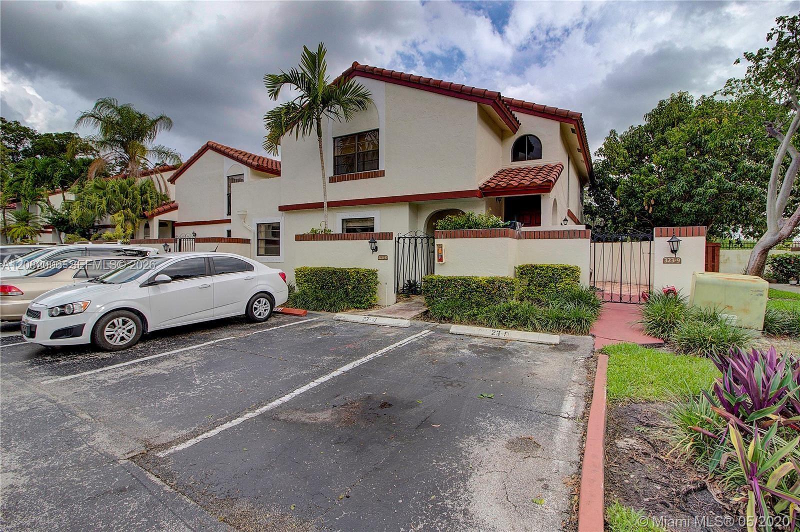 323 Ives Dairy Rd # 10, Miami FL 33179