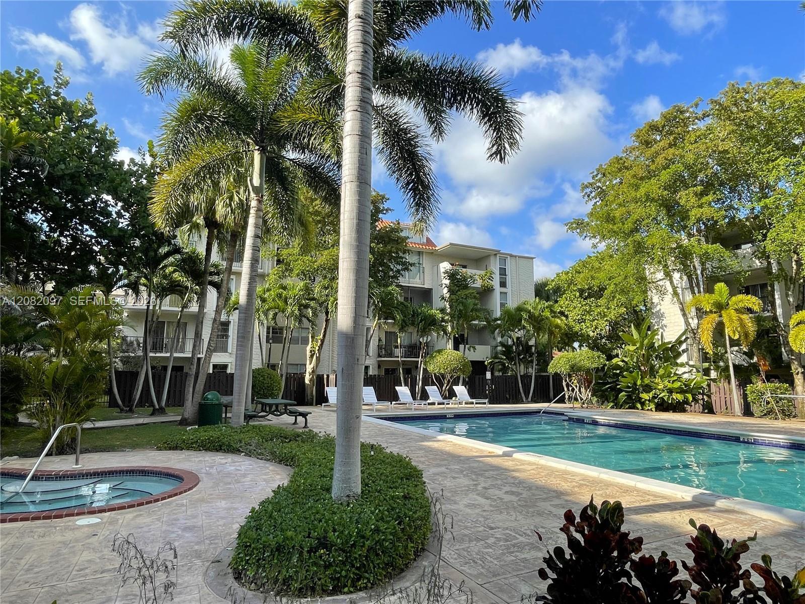 6904 N Kendall Dr # F405, Pinecrest FL 33156 photo 3