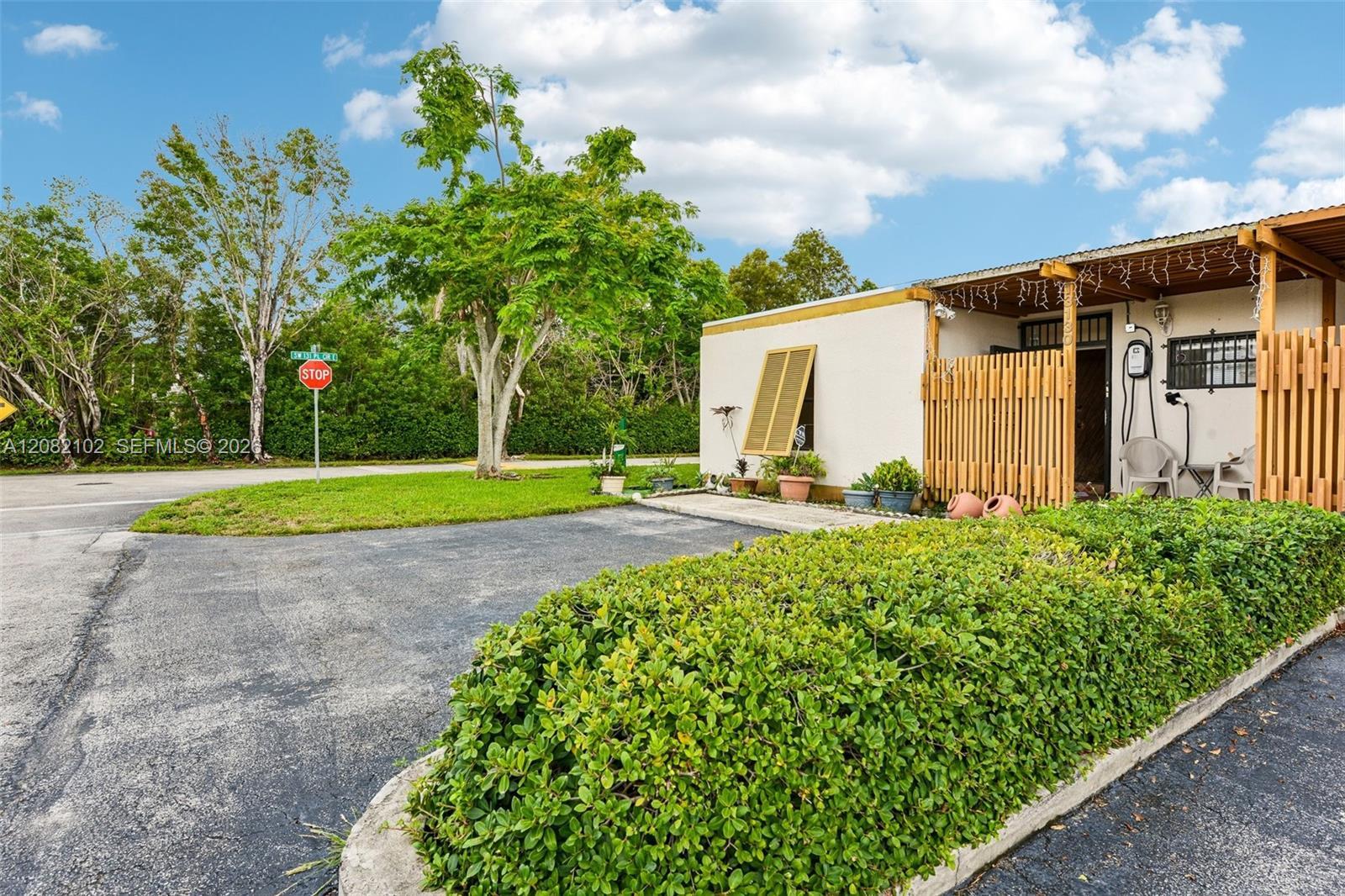 13130 SW 15th Ln, Miami FL 33184 photo 2