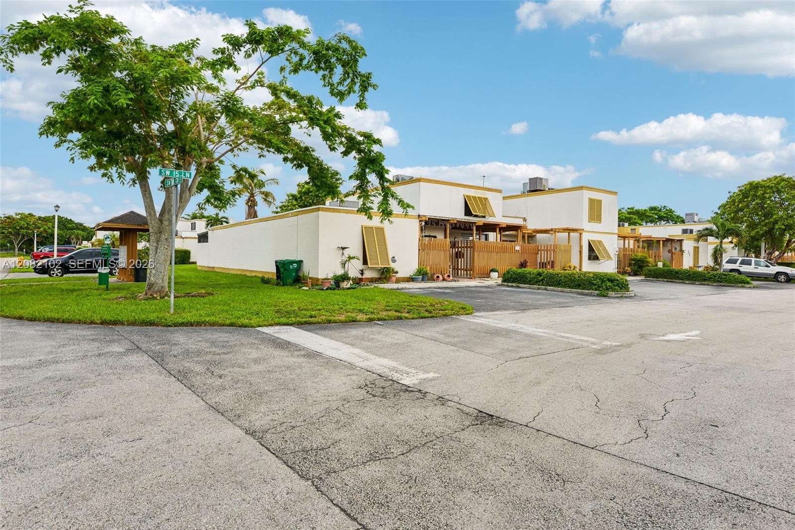 13130 SW 15th Ln, Miami FL 33184 photo 3