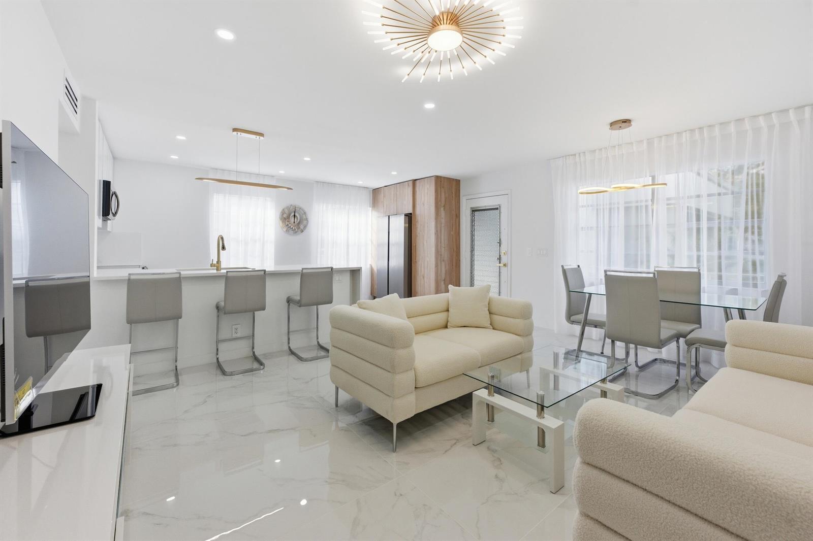 618 Normandy M, Delray Beach FL 33484 photo 4