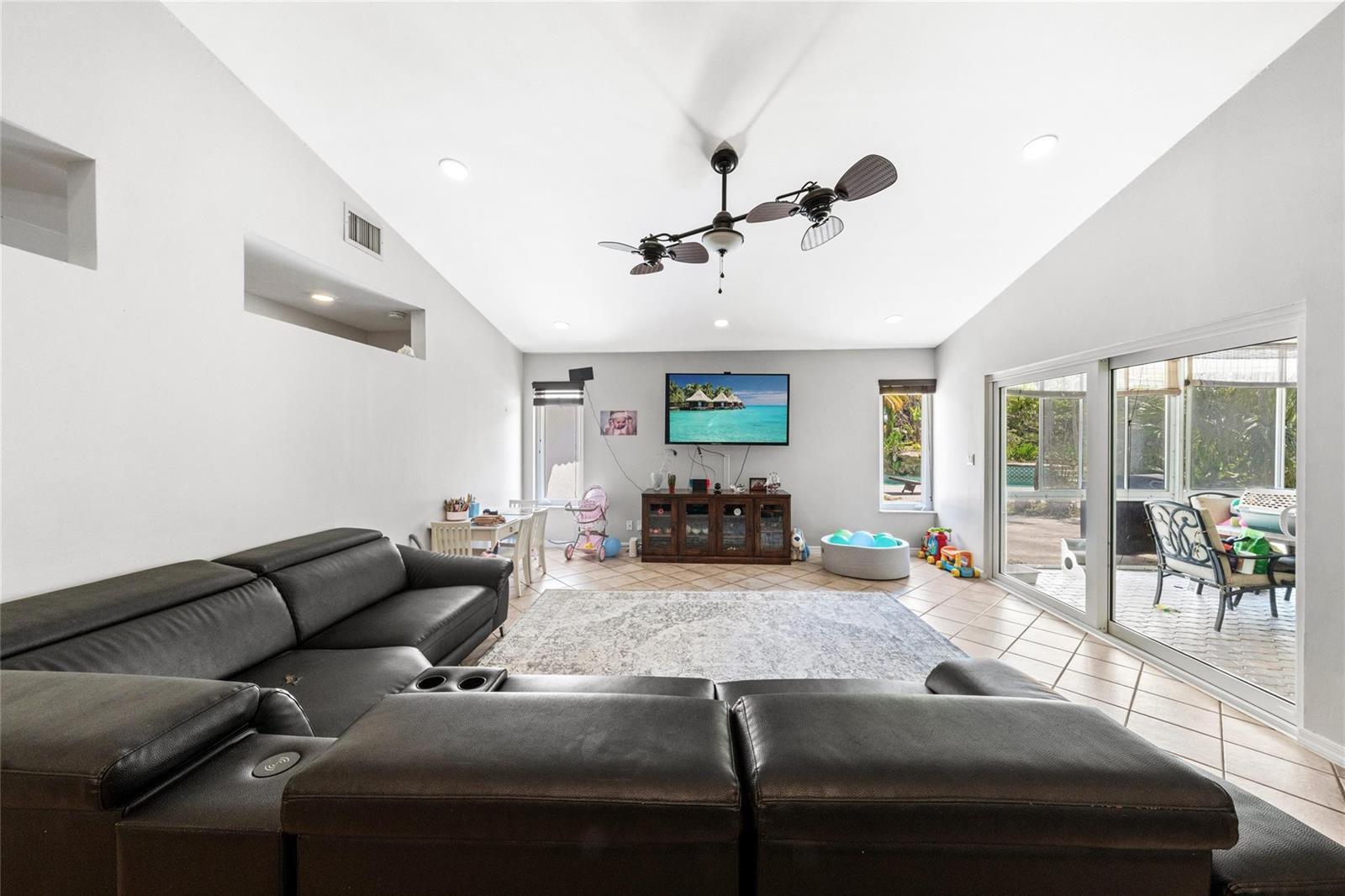 14463 SW 16TH Court, Davie FL 33325 photo 4