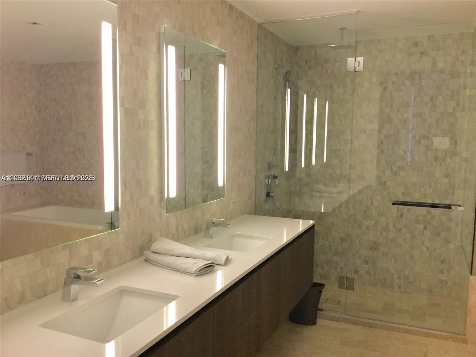 88 SW 7th St # 2605, Miami FL 33130 photo 4