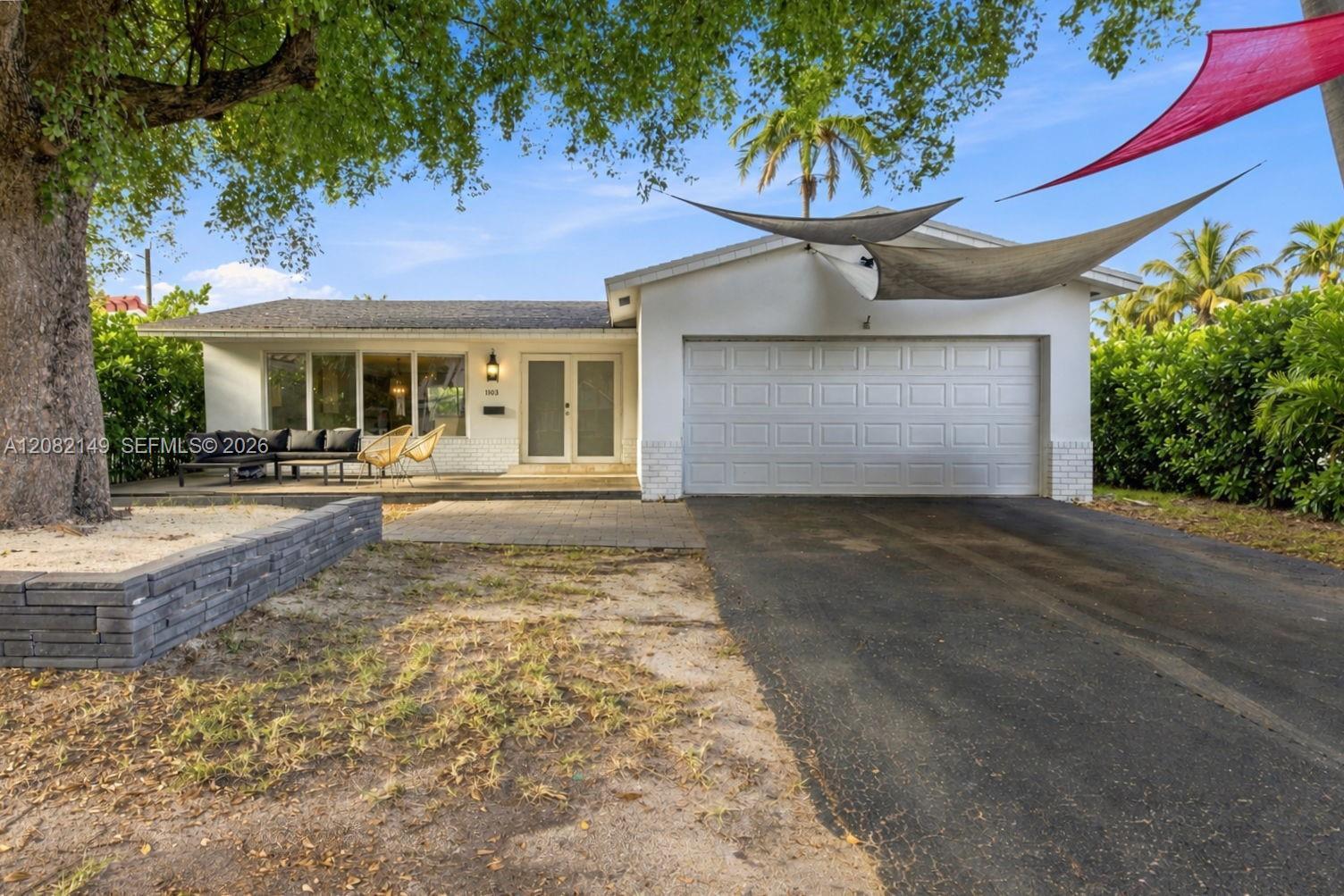 1103 Washington St, Hollywood FL 33019 photo 2