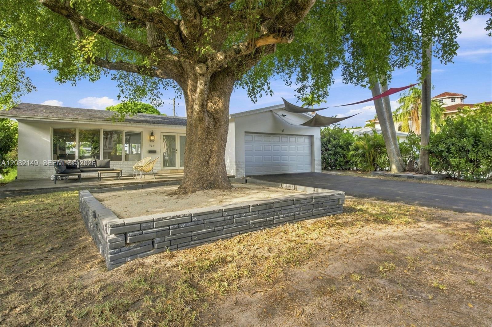 1103 Washington St, Hollywood FL 33019 photo 3