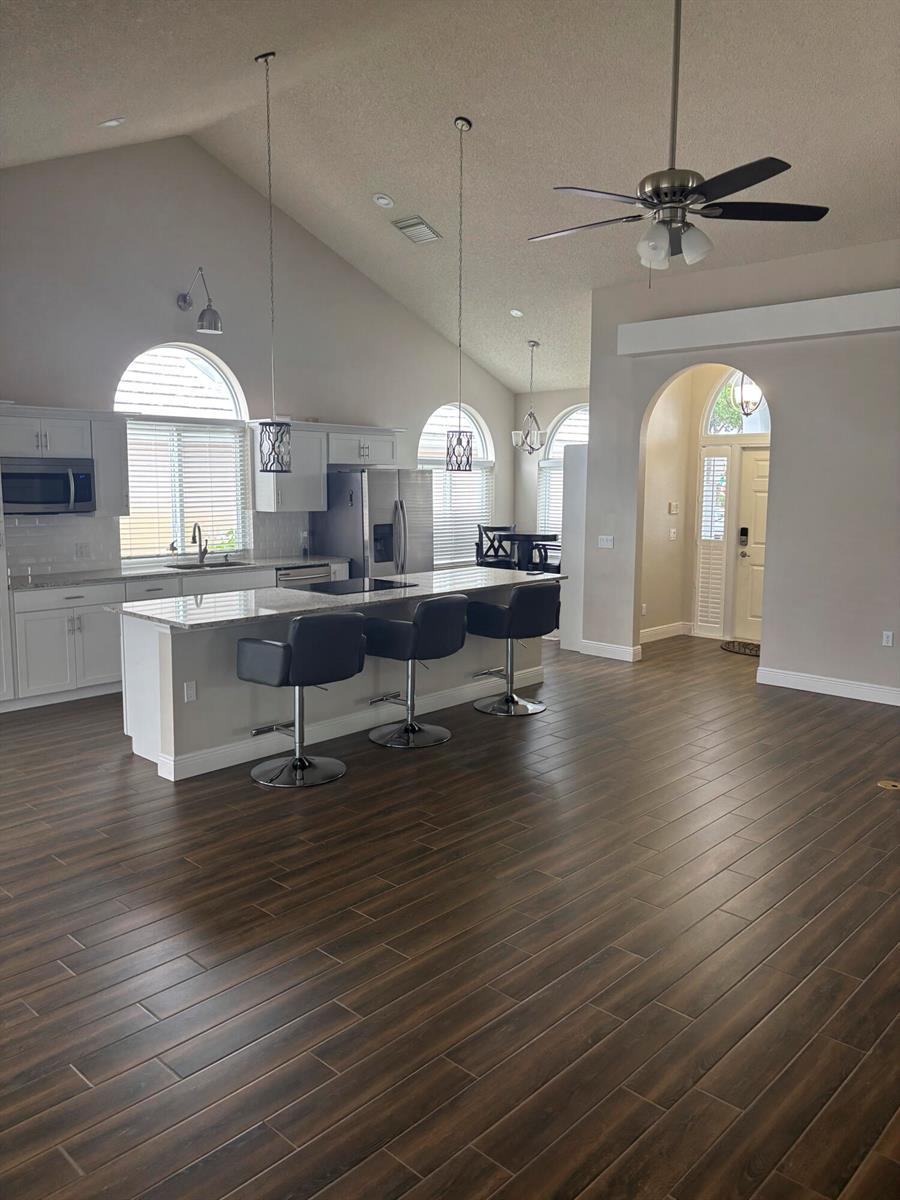 2295 Saratoga Lane, West Palm Beach FL 33409 photo 4