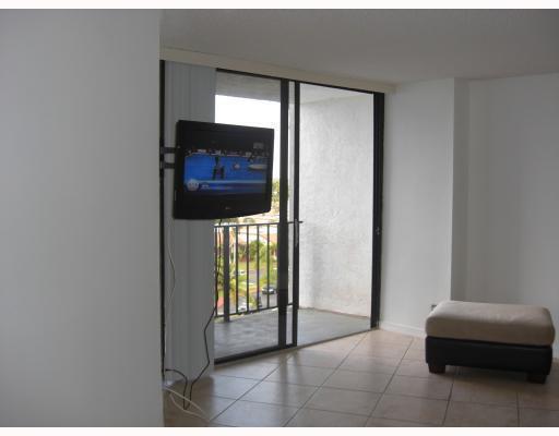 200 Leslie Drive # 611, Hallandale Beach FL 33009 photo 3