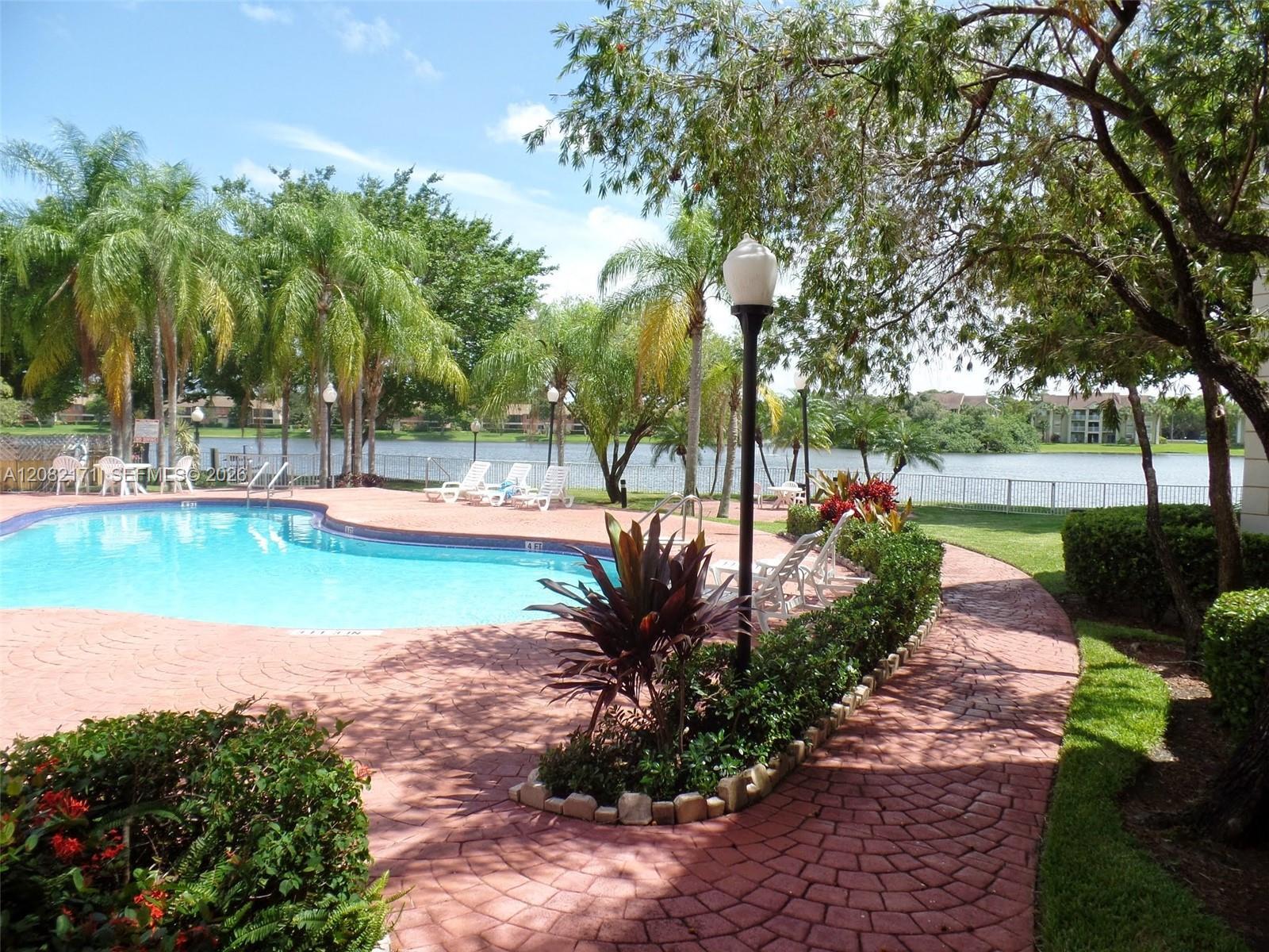 2890 N Oakland Forest Dr # 204, Oakland Park FL 33309 photo 4