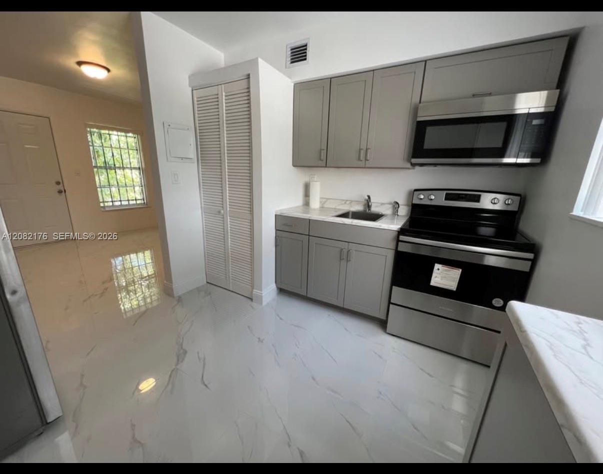 752 NW 4th St # 5, Miami FL 33128 photo 5