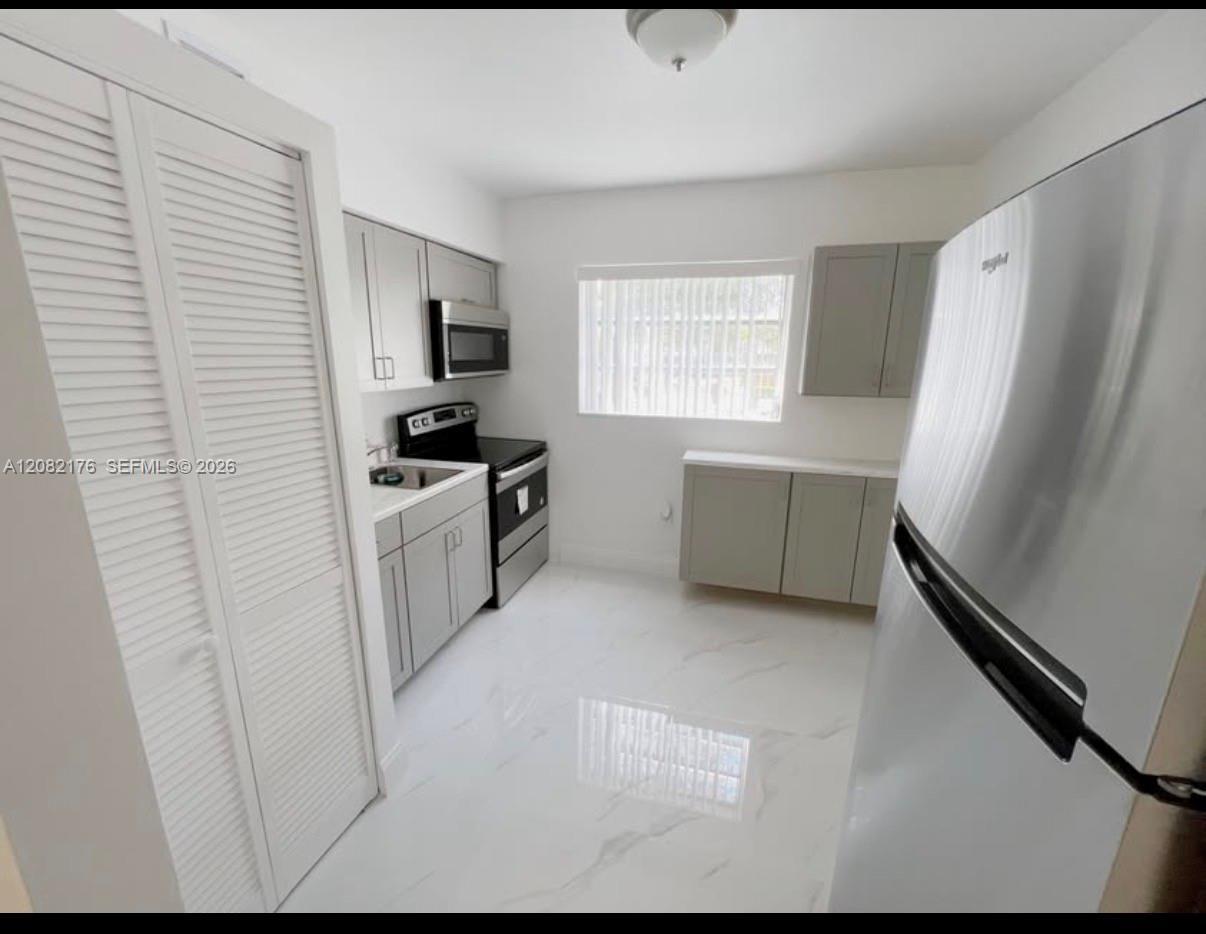 752 NW 4th St # 5, Miami FL 33128 photo 4