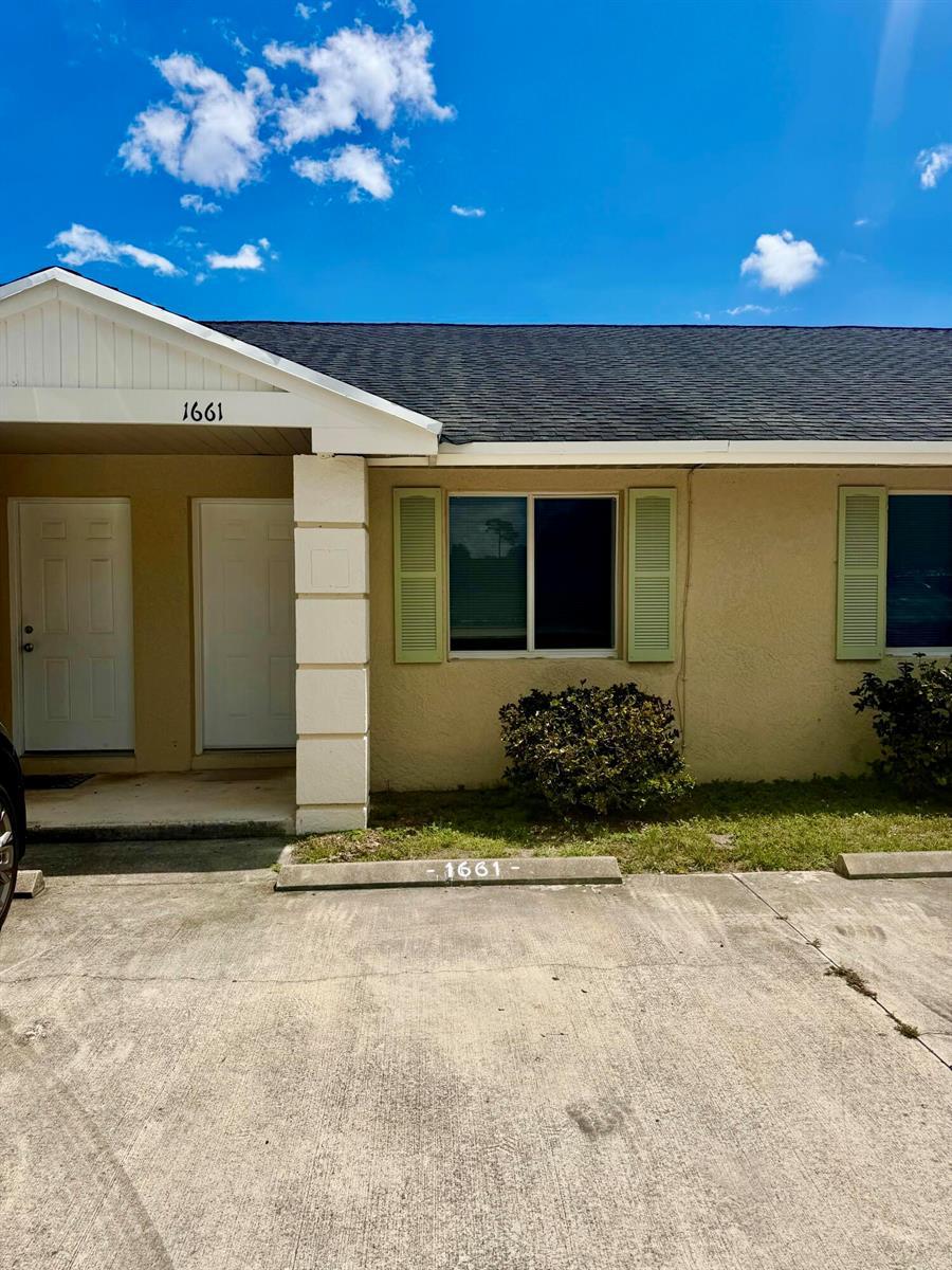 1661 SE Lennard Road, Port St. Lucie FL 34952