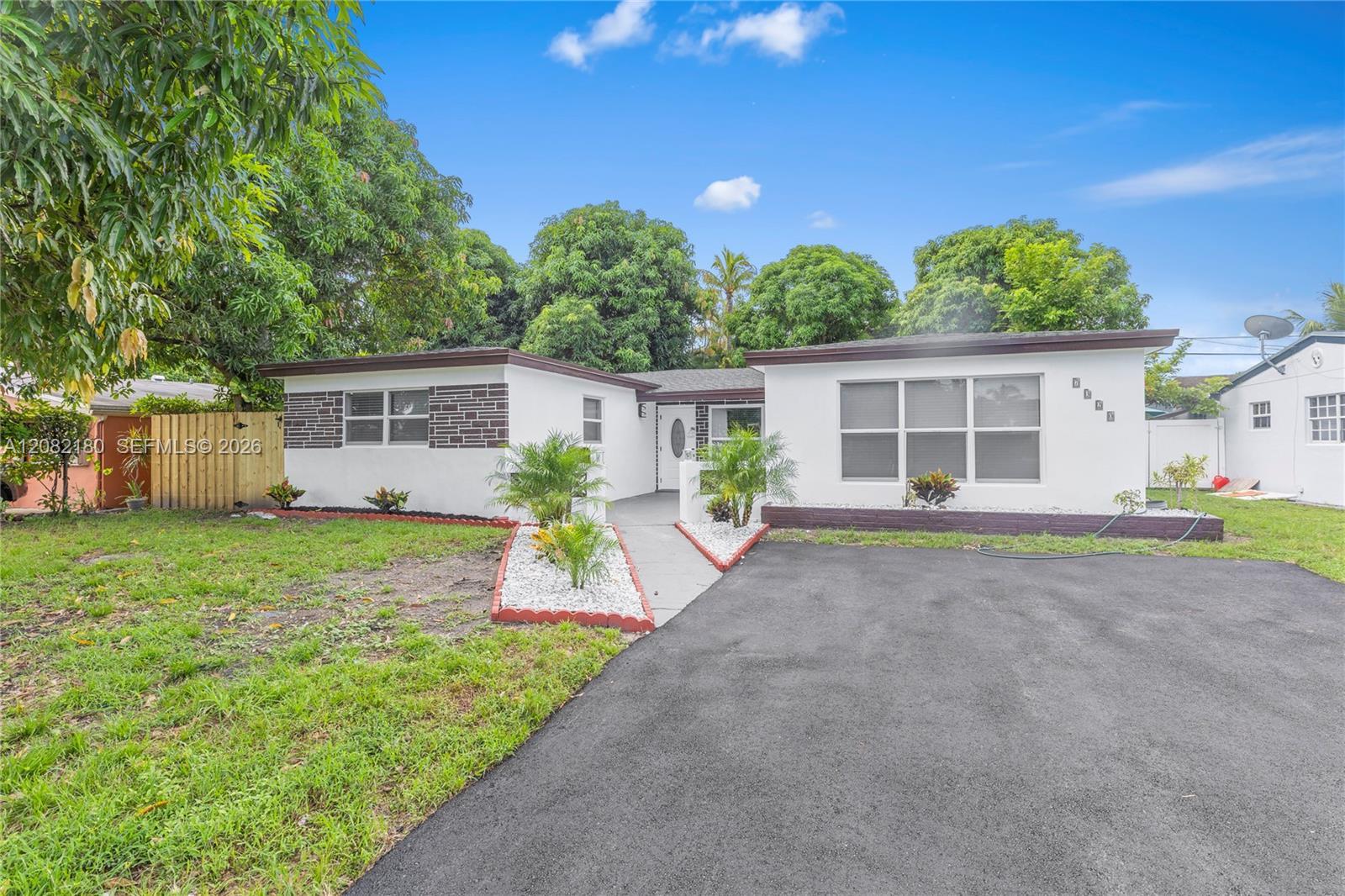 7320 Shalimar St, Miramar FL 33023 photo 3