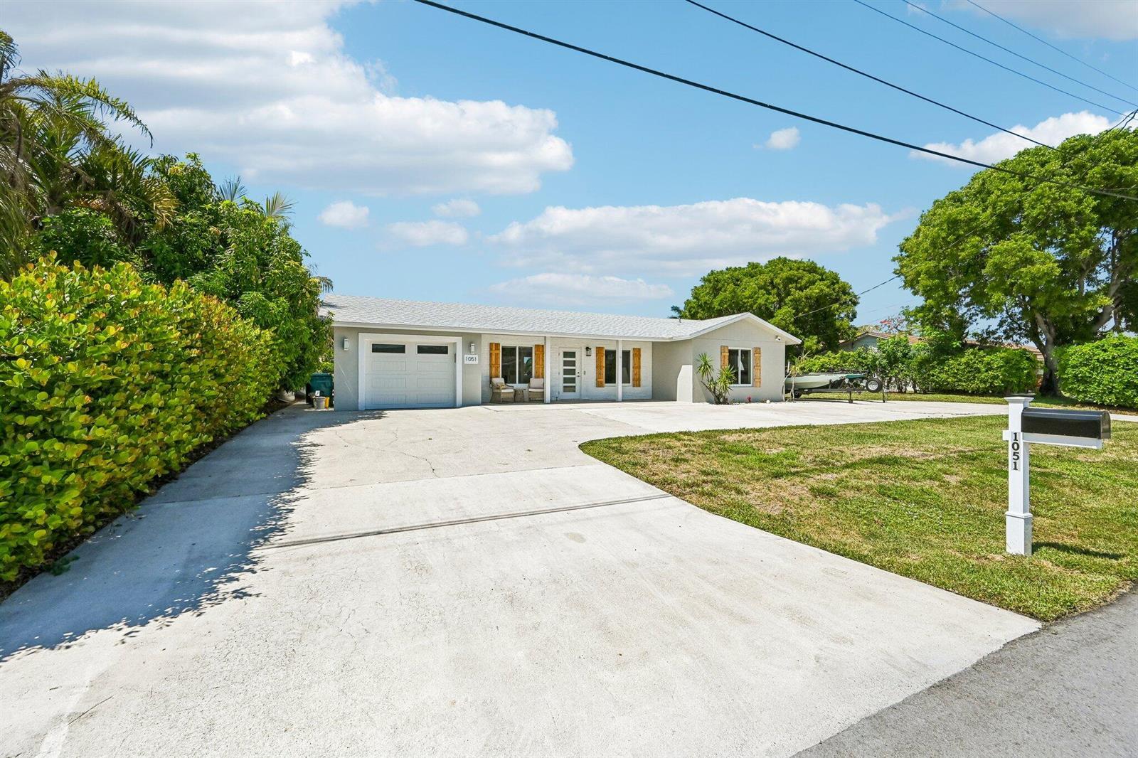 1051 SW 25th Avenue, Boynton Beach FL 33426 photo 3