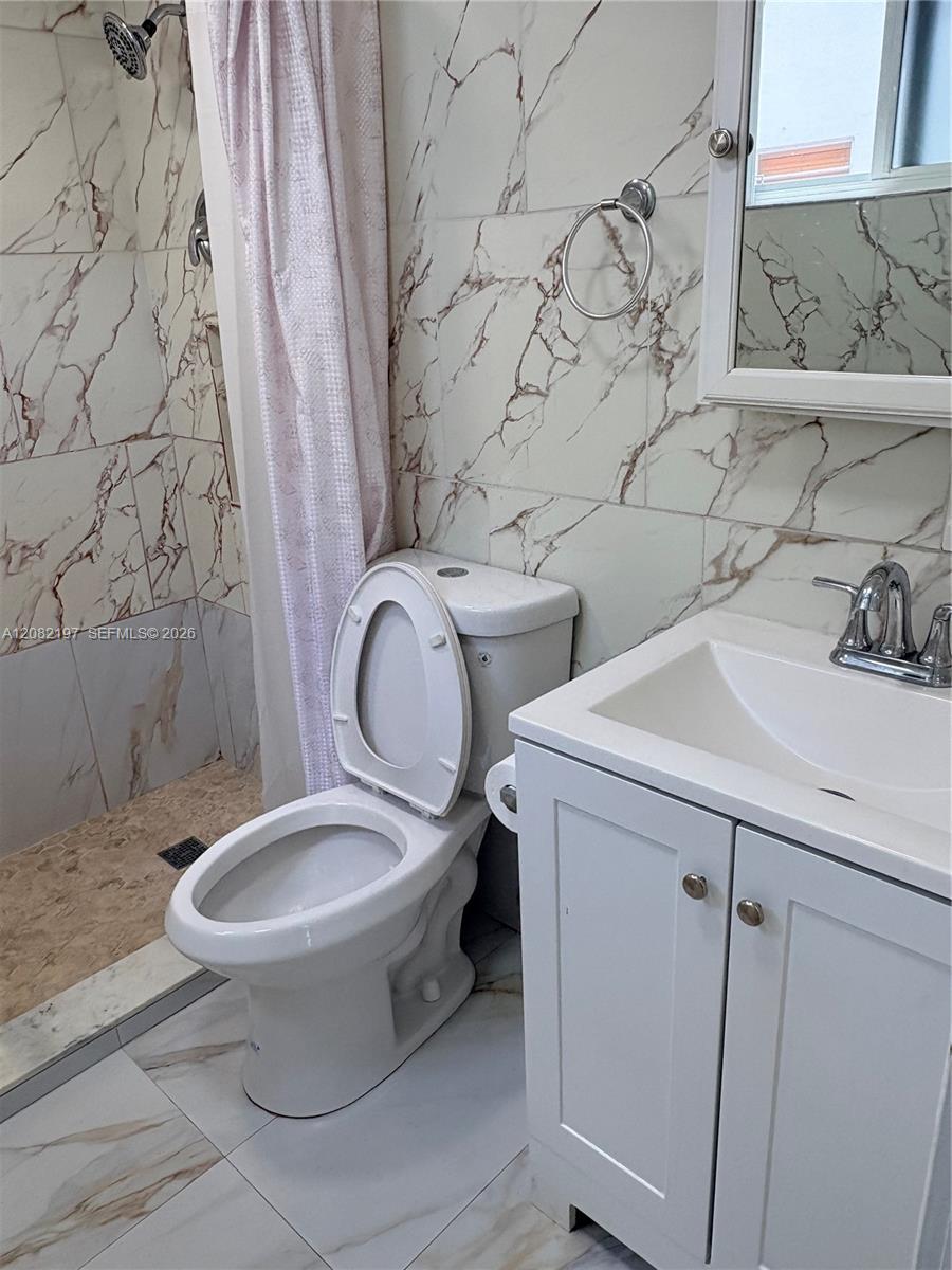 1125 SE 9th Ave # 2, Hialeah FL 33010 photo 4