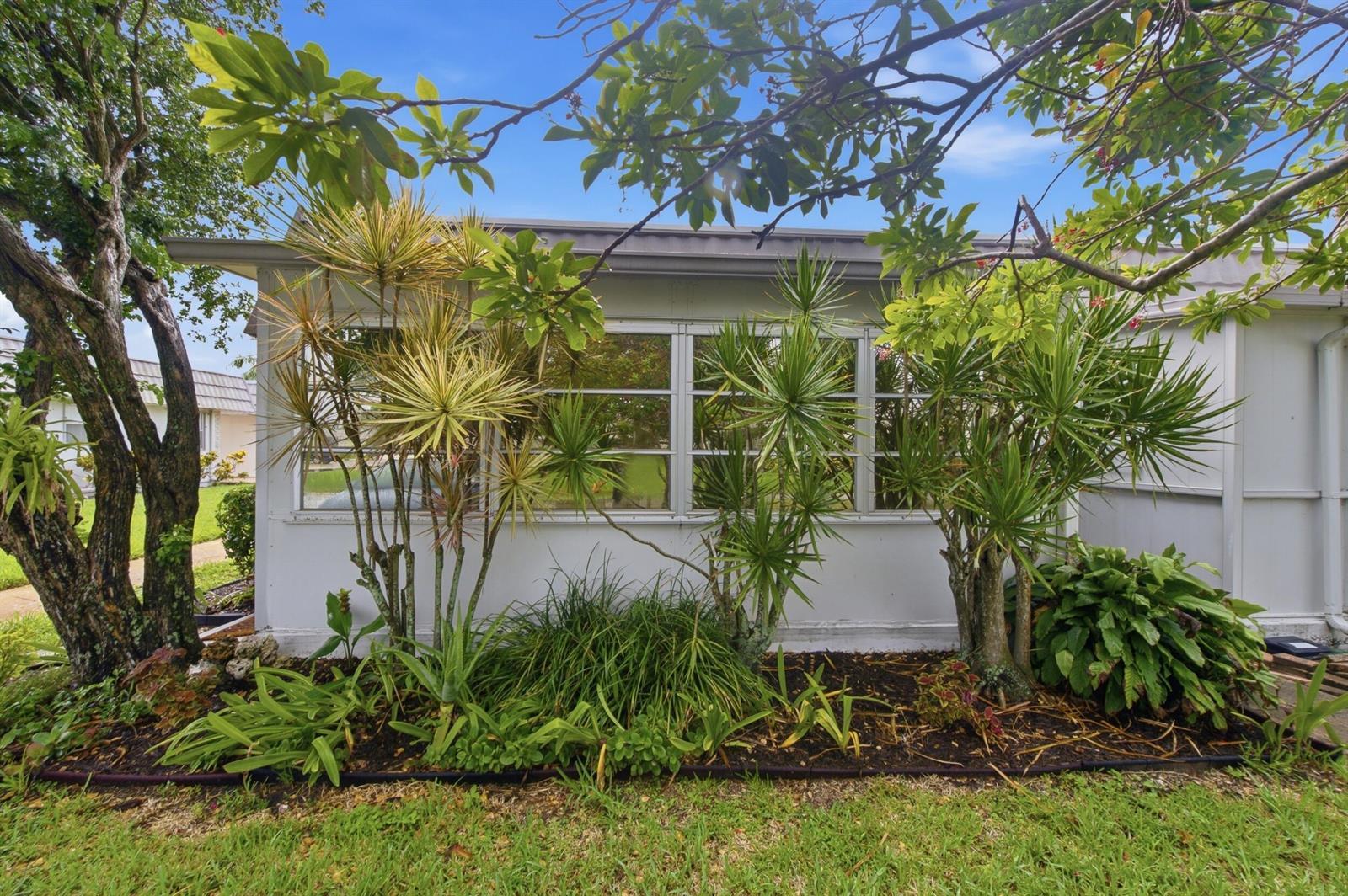 167 Valencia G, Delray Beach FL 33446 photo 5