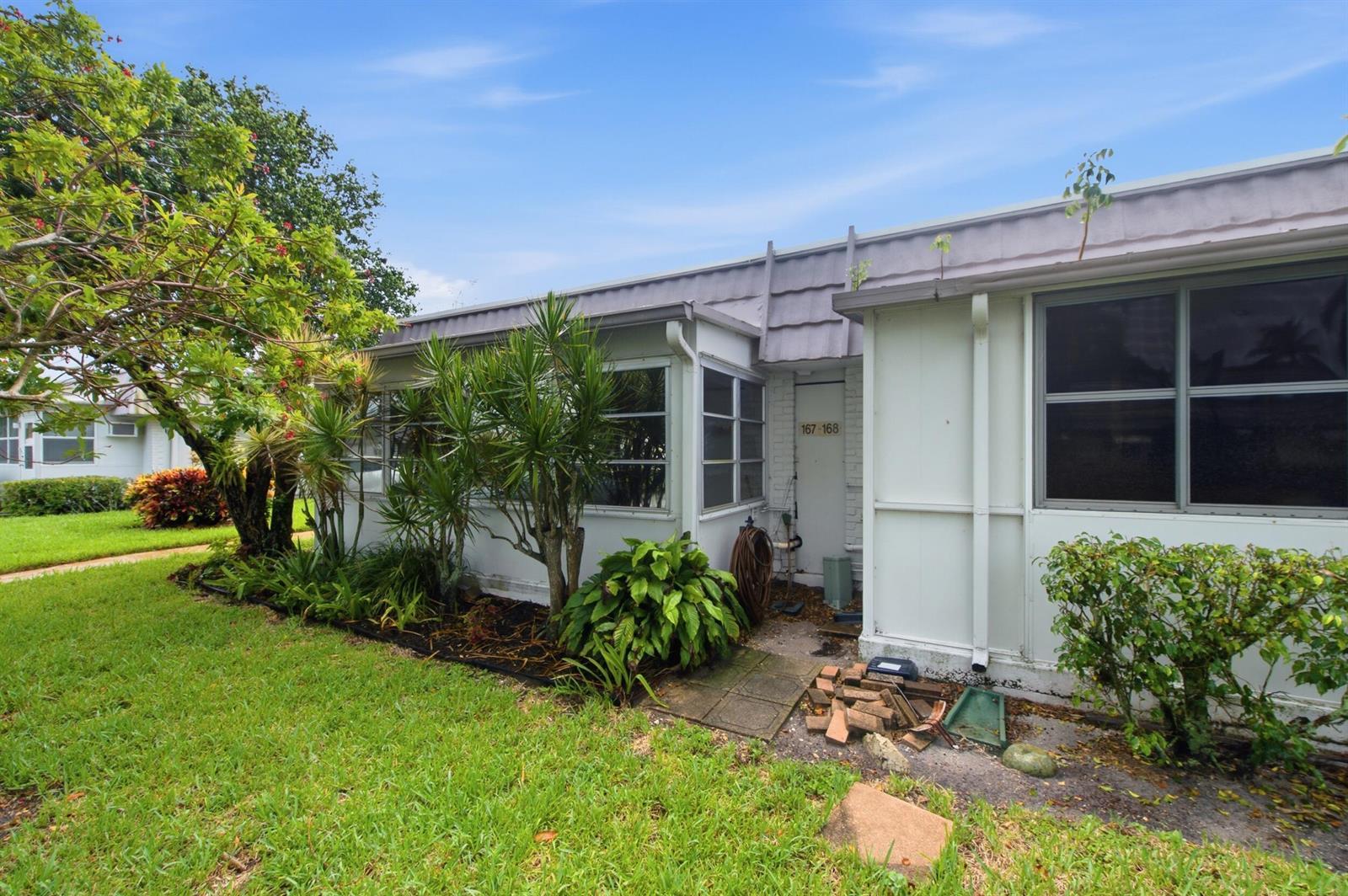 167 Valencia G, Delray Beach FL 33446 photo 4