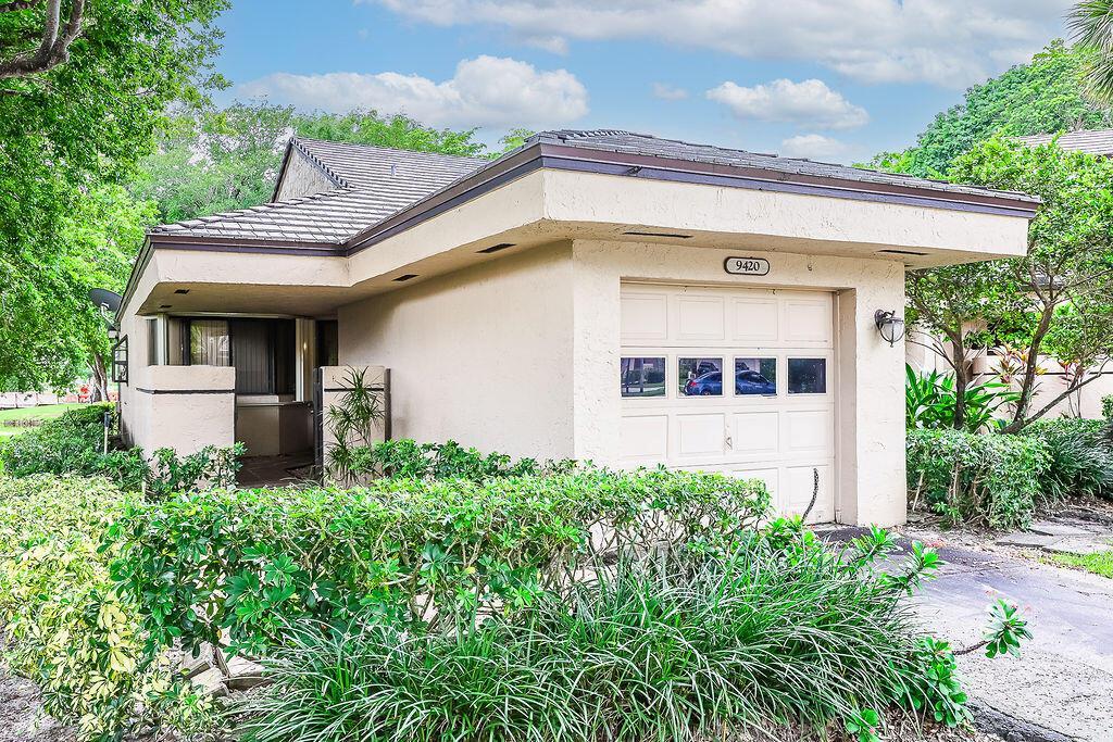 9420 Chelsea Drive S, Plantation FL 33324 photo 2