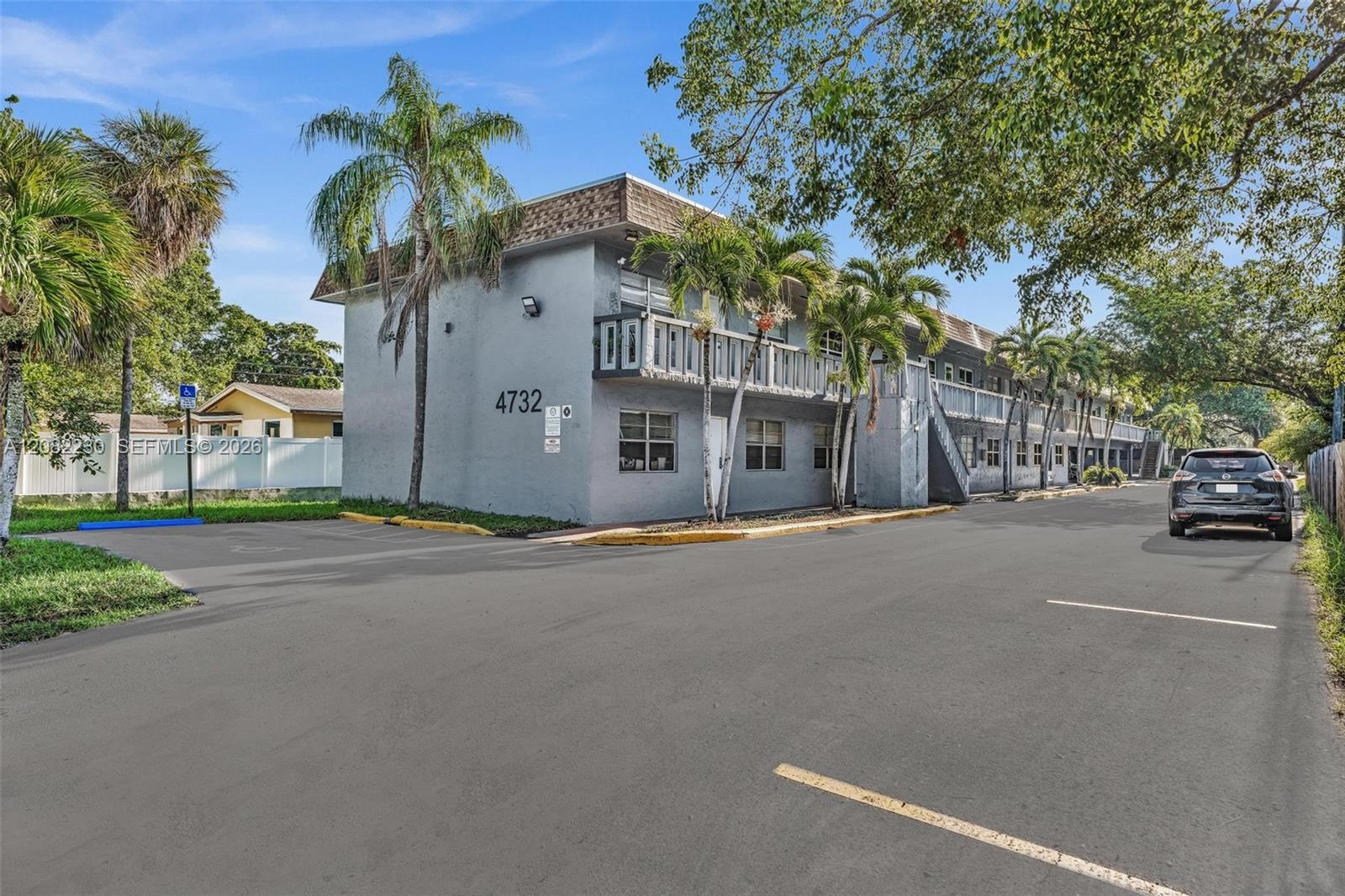 4732 SW 33rd Ave # 203, Dania Beach FL 33312