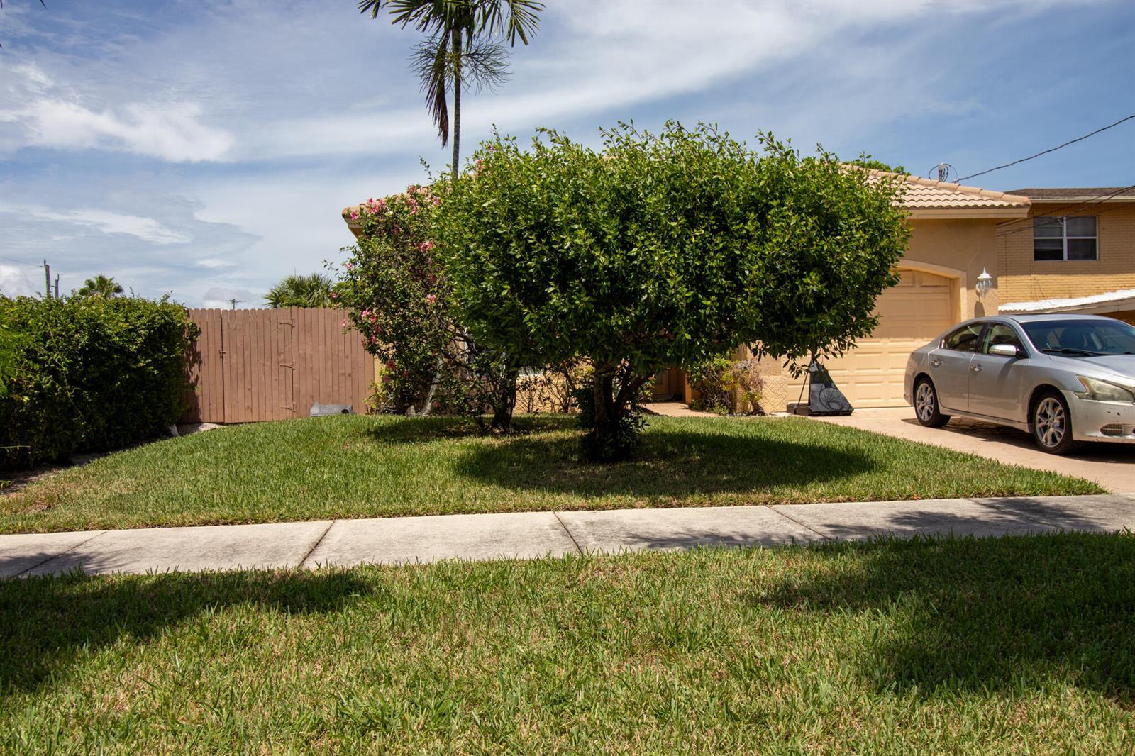 237 SW 8TH Street, Deerfield Beach FL 33441 photo 3