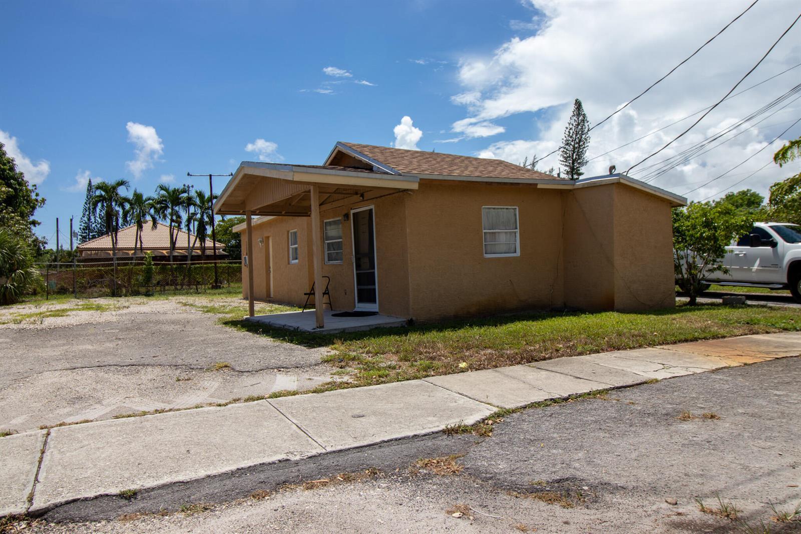 242 SW 7TH Court, Deerfield Beach FL 33441 photo 3