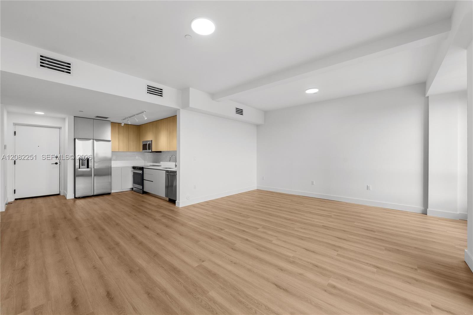 215 SE 4th St # 202, Hallandale Beach FL 33009 photo 3