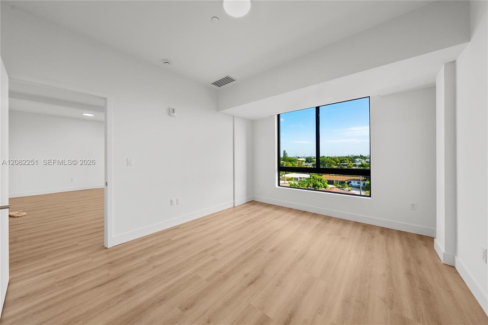 215 SE 4th St # 202, Hallandale Beach FL 33009 photo 4