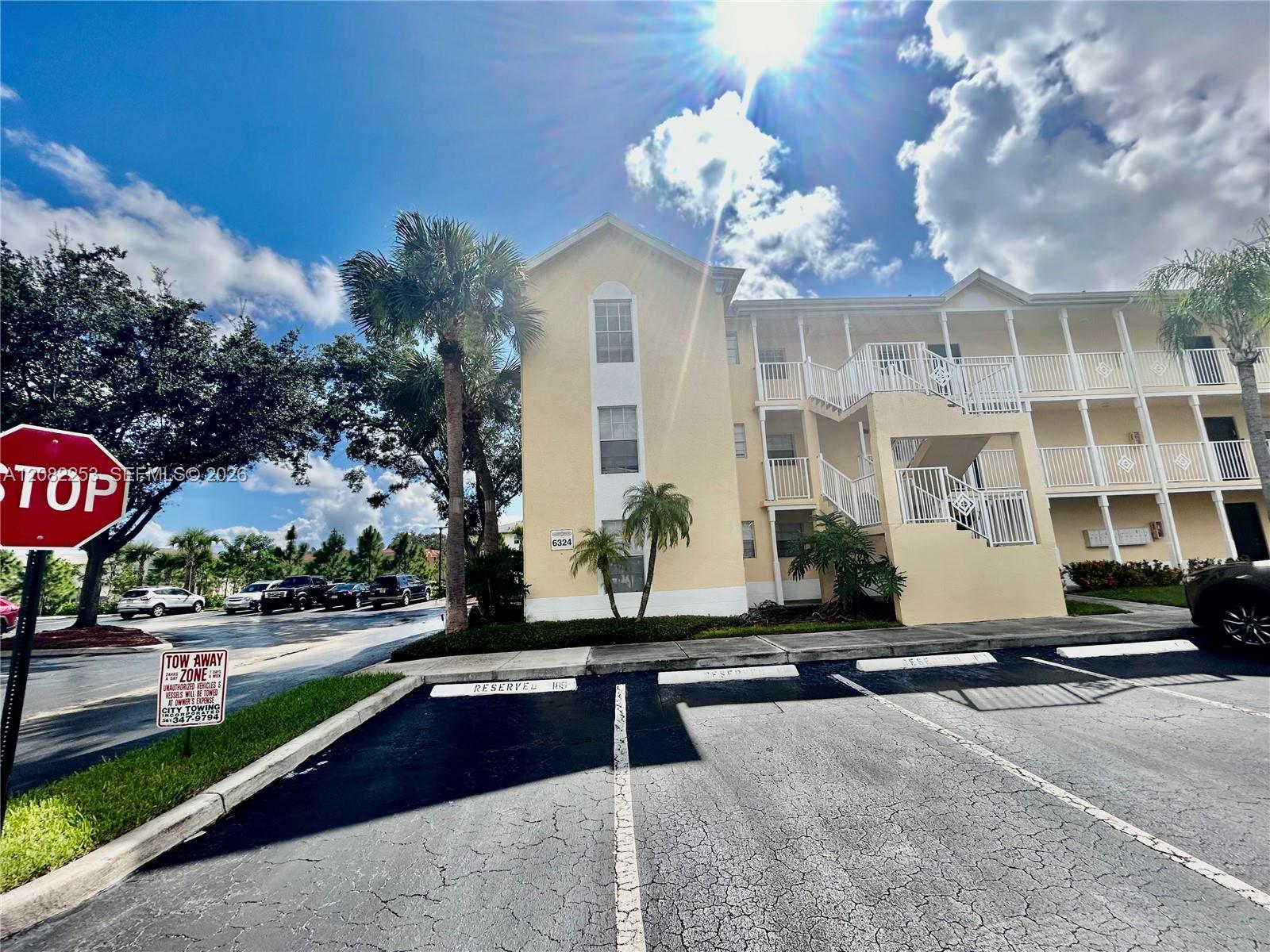 6324 La Costa Dr # B, Boca Raton FL 33433 photo 2
