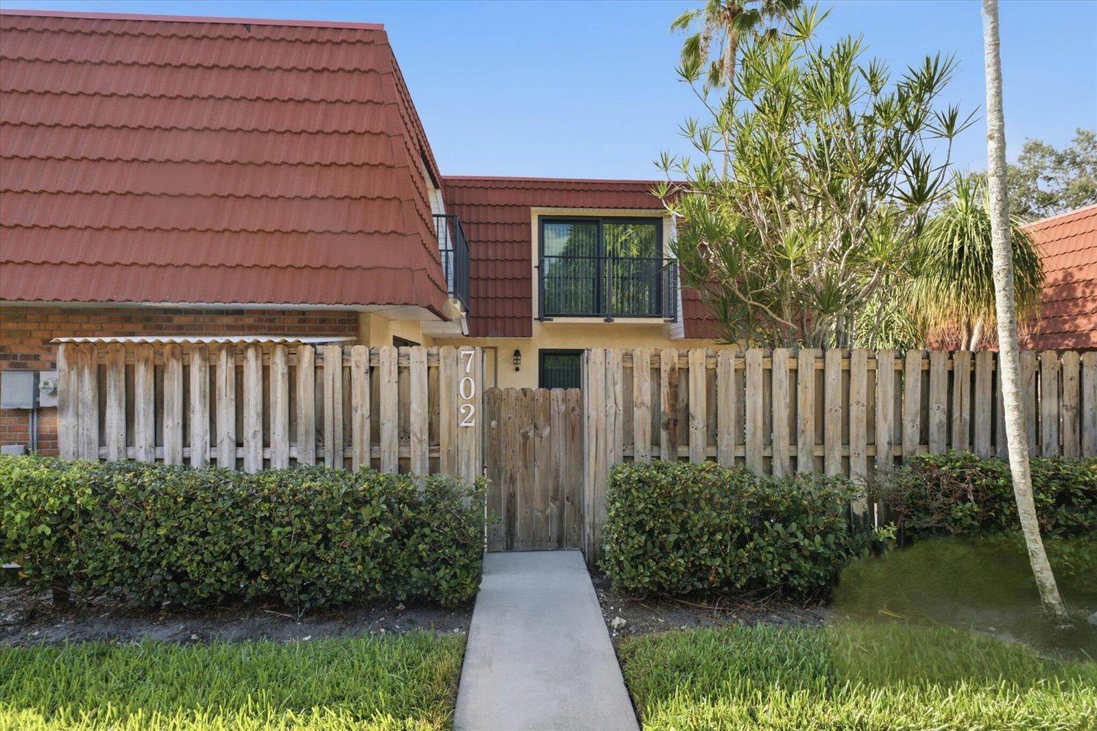 702 NW 98TH Circle, Plantation FL 33324 photo 3