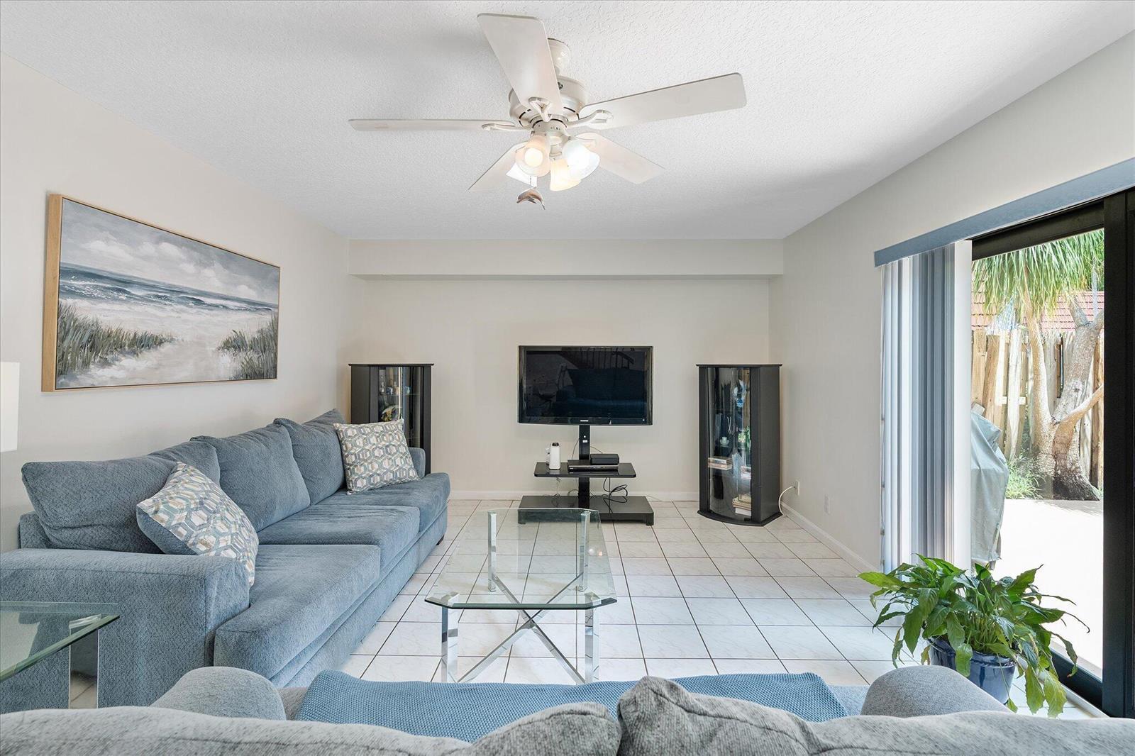 702 NW 98TH Circle, Plantation FL 33324