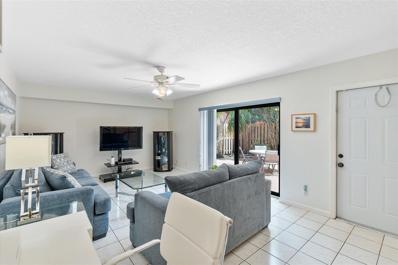 702 NW 98TH Circle, Plantation FL 33324 photo 4
