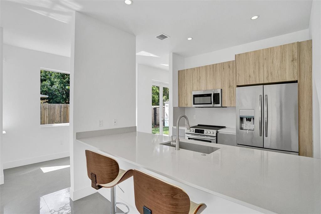 815 NE 17th Avenue # 5, Fort Lauderdale FL 33304 photo 3