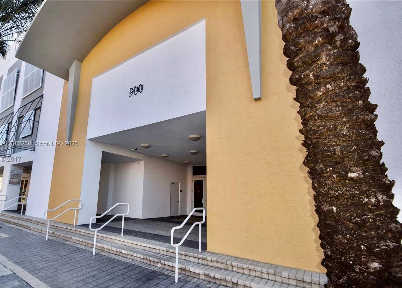 900 SW 8th St # 808, Miami FL 33130 photo 2