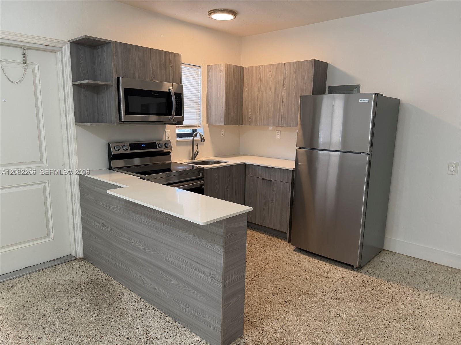 600 SW 10th St # 4, Miami FL 33130 photo 3