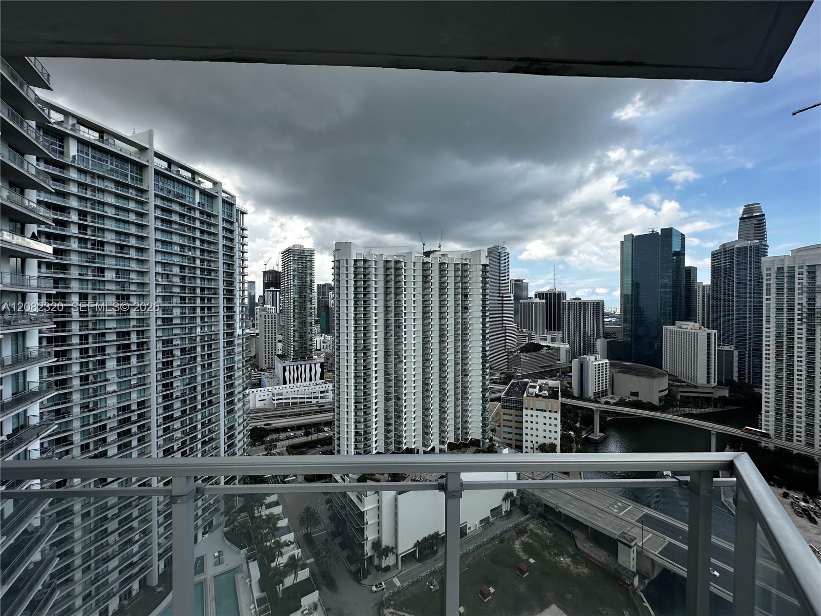 92 SW 3rd St # 3501, Miami FL 33130 photo 4