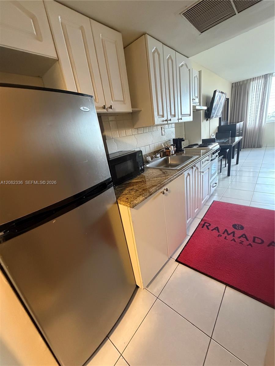 19201 Collins Ave # 943, Sunny Isles Beach FL 33160 photo 2