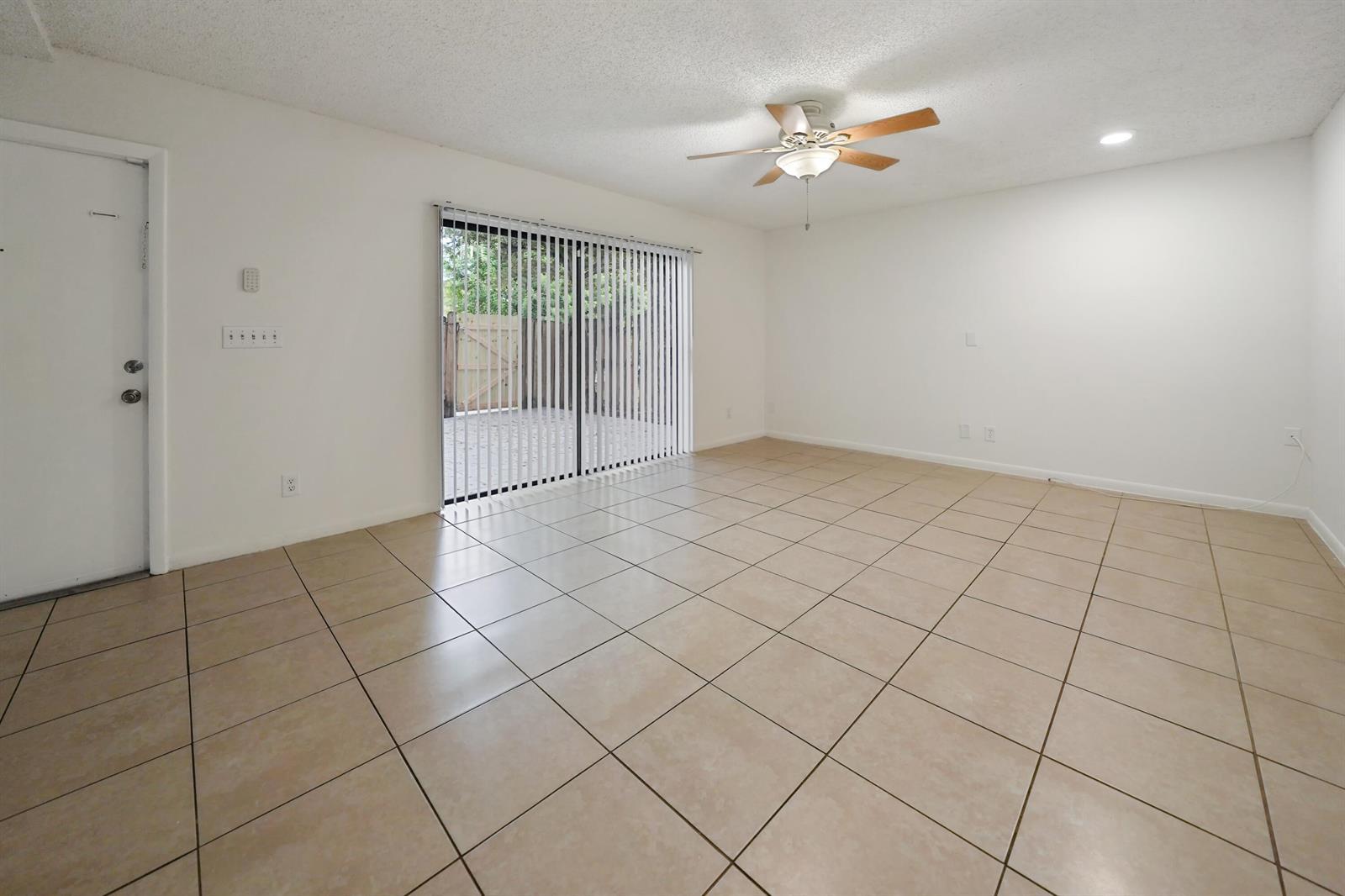 237 ALEMEDA Drive # 3, Palm Springs FL 33461 photo 2