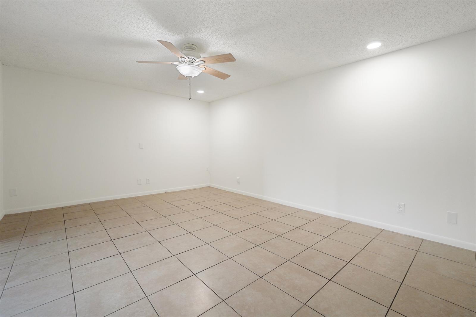 237 ALEMEDA Drive # 3, Palm Springs FL 33461 photo 3