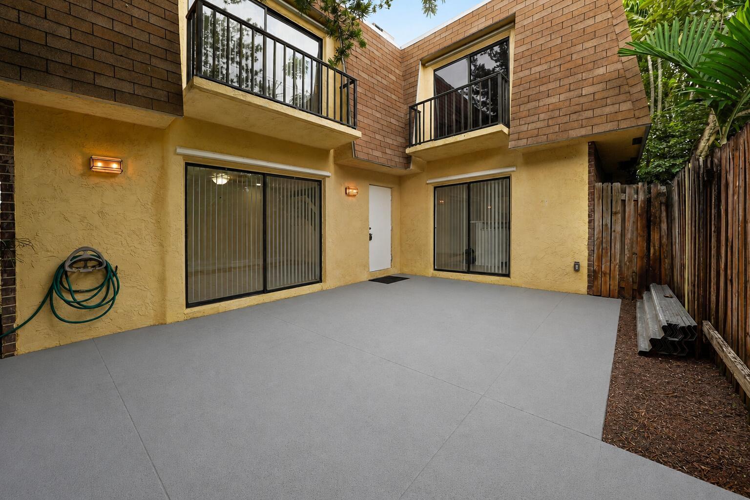 237 ALEMEDA Drive # 3, Palm Springs FL 33461