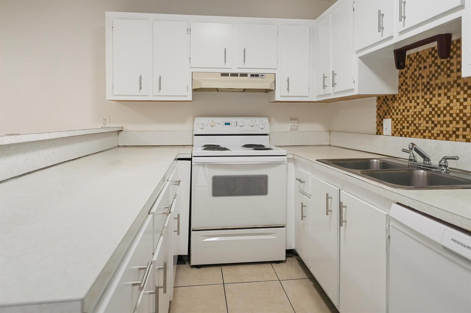 237 ALEMEDA Drive # 3, Palm Springs FL 33461 photo 5