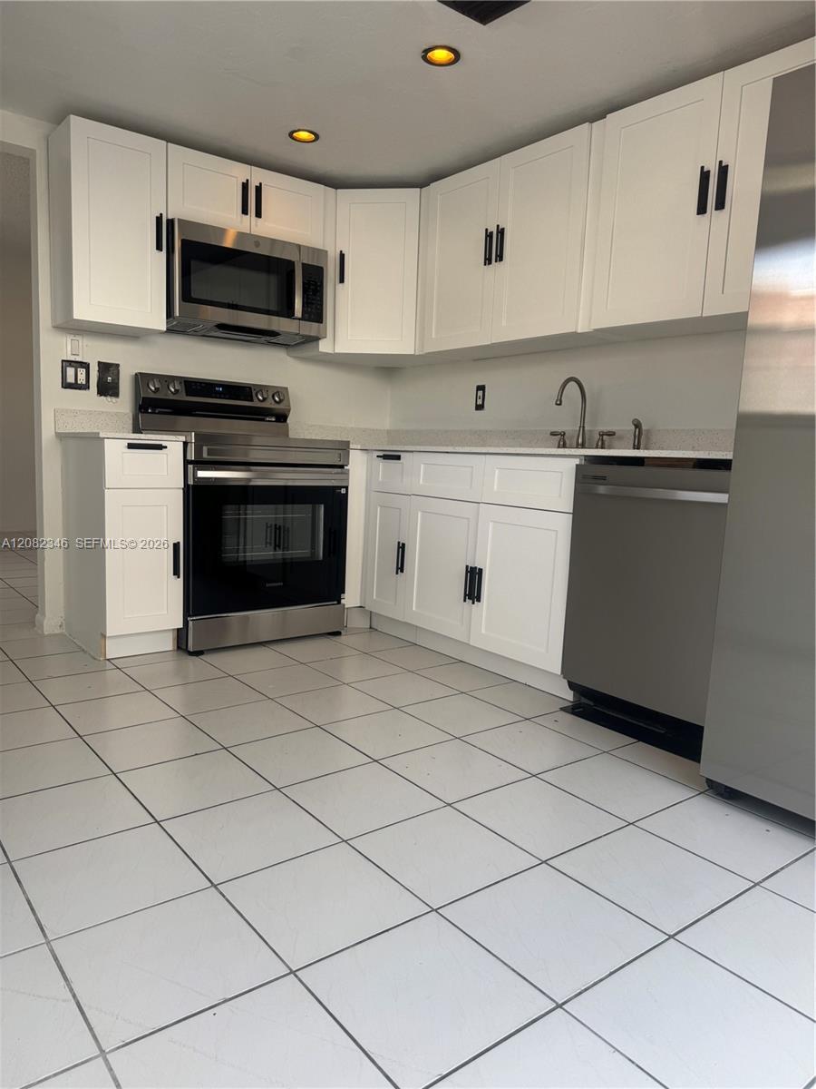 321 SW 1st Ct # 4, Pompano Beach FL 33060
